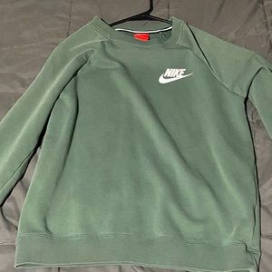 Nike Crewneck, hardly worn.